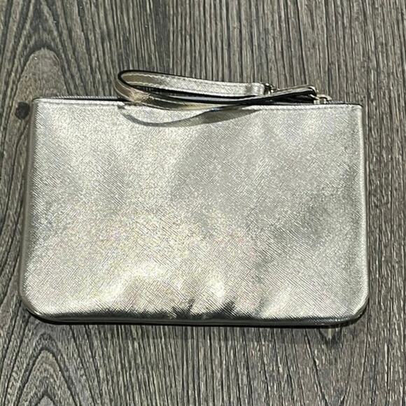 Victoria's Secret Wristlet Bag Makeup Cosmetics Zipper Closure Perforated Gold - Picture 4 of 6